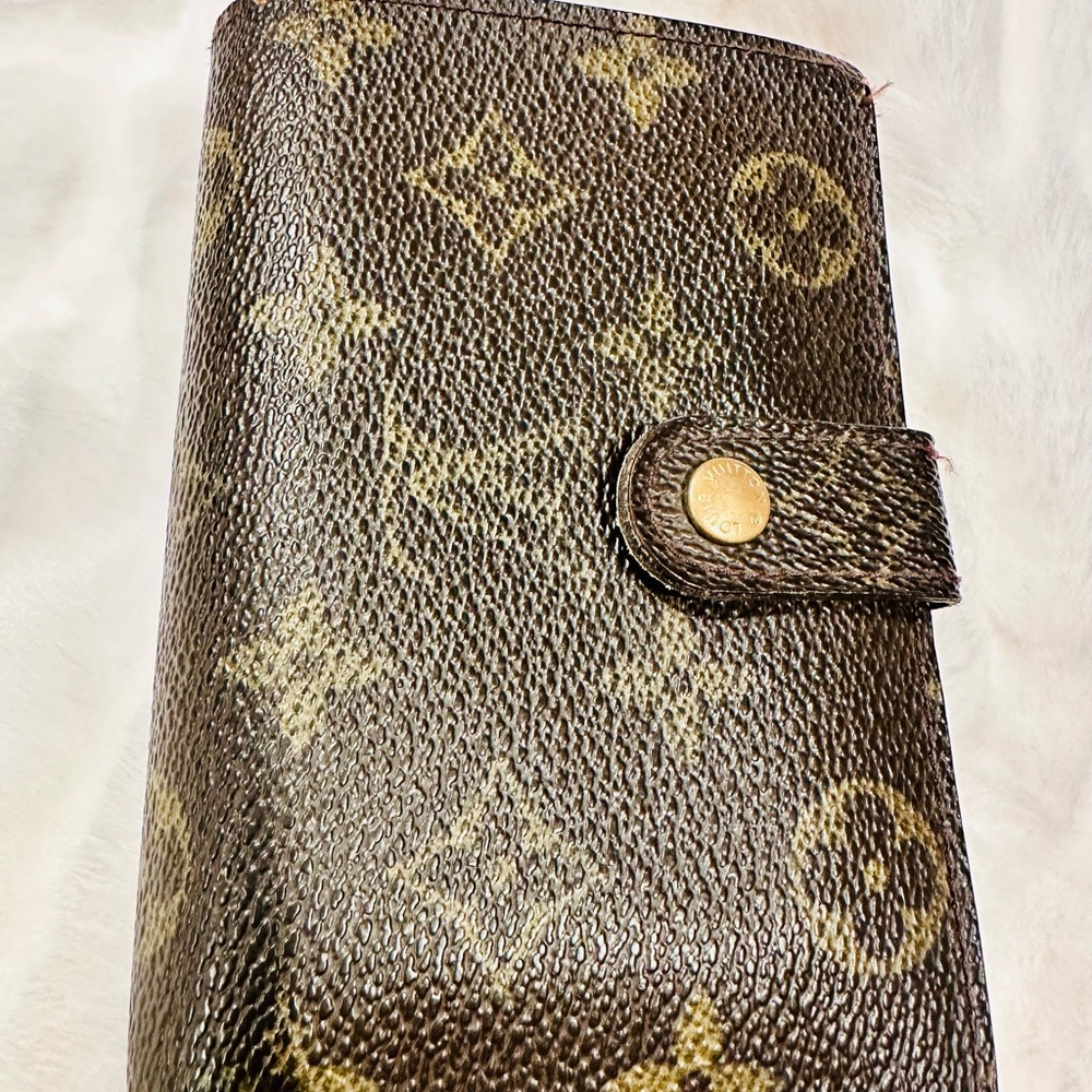 Louis Vuitton Kisslock Monogram Wallet